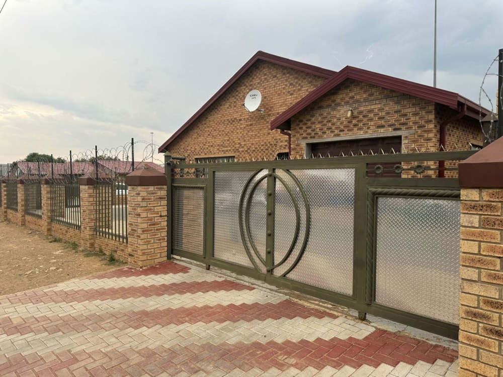 House for sale in Rocklands, Kagisanong - 1BX1719855