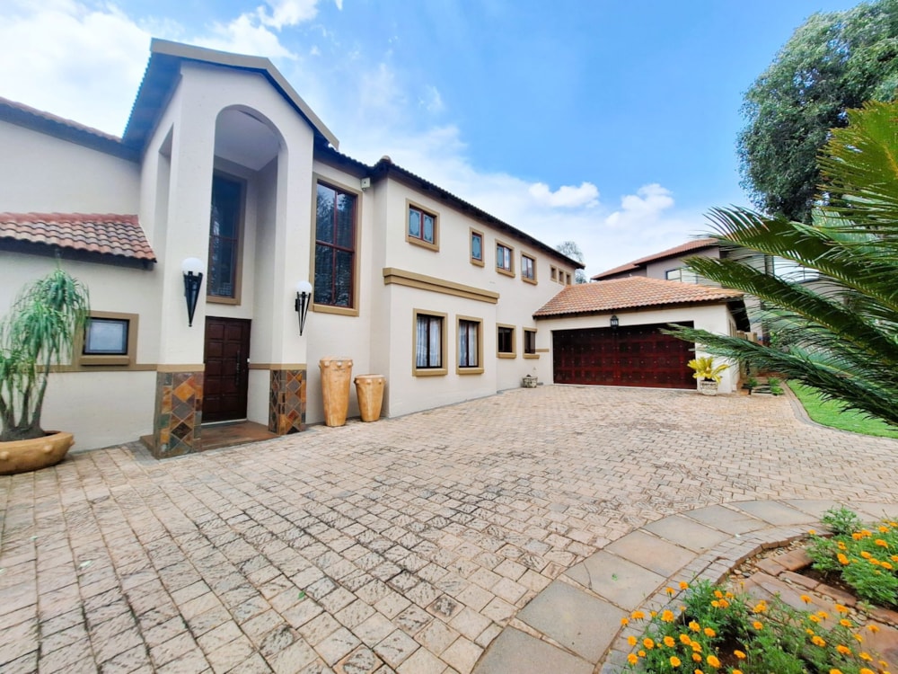 Security estate home for sale in Midstream Estate - CN1714575