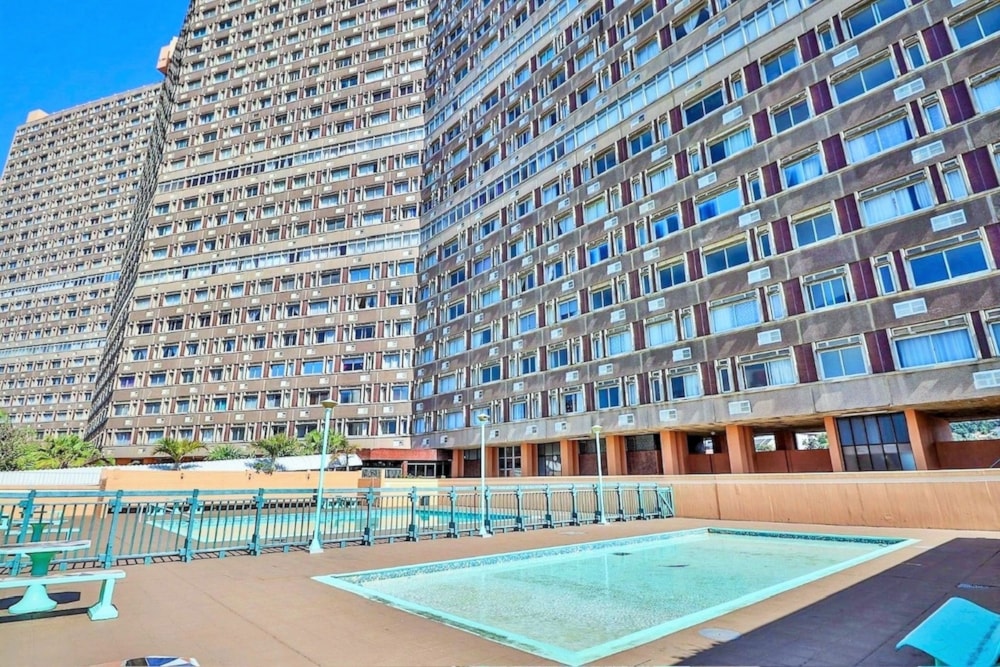 Apartment for sale in Amanzimtoti - 1WB1719621 Apartment for sale in Amanzimtoti - 1WB1719621