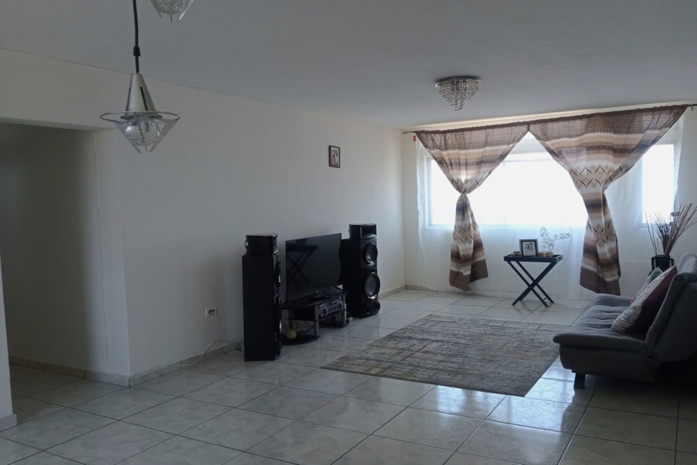 Apartment for sale in Amanzimtoti - 1WB1719621 Apartment for sale in Amanzimtoti - 1WB1719621