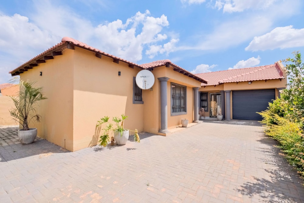 House for sale in Protea Glen - RDT1716915