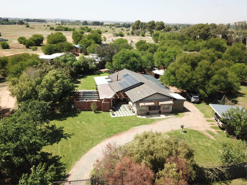 Smallholding for sale in Bains Vlei - 1BX1717286 Smallholding for sale in Bains Vlei - 1BX1717286