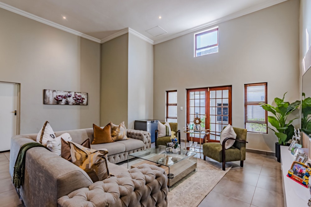 Security estate home for sale in Willow Acres - PT1718488 Security estate home for sale in Willow Acres - PT1718488