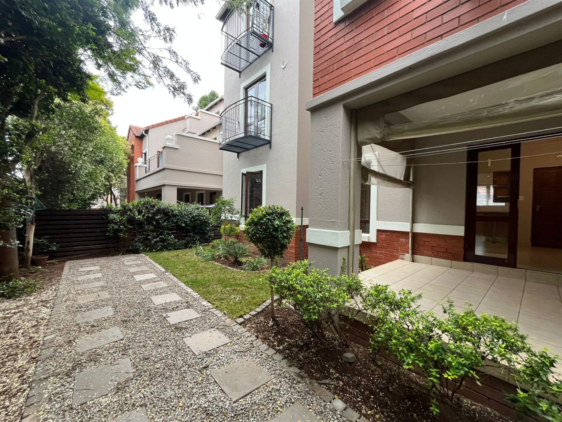 Garden apartment to rent in Broadacres - FYL1714009