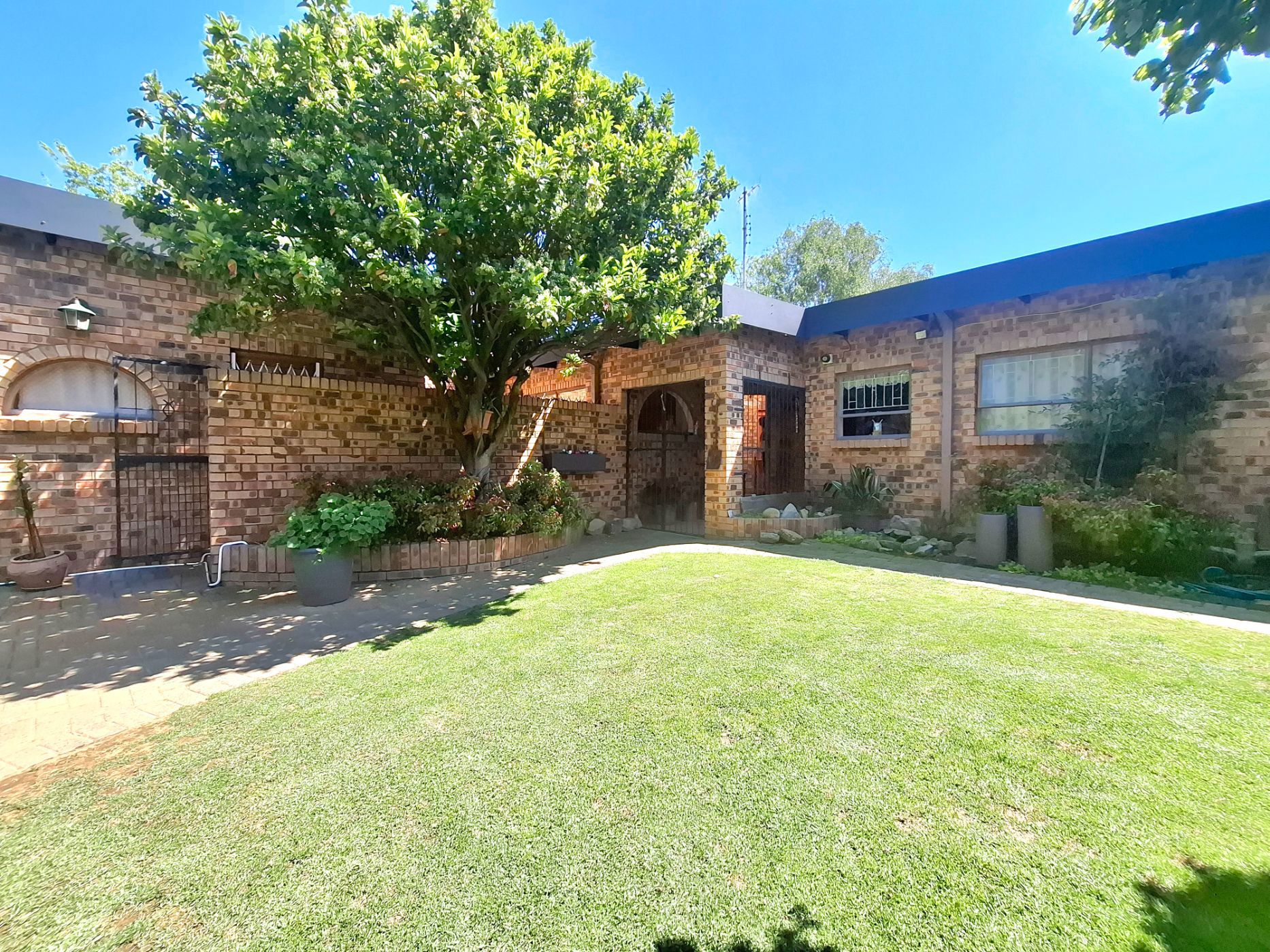 House for sale in La Provence - 1BTH1716897