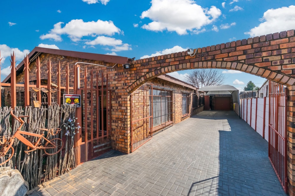 Security estate home for sale in Randgate - 1KR1719976