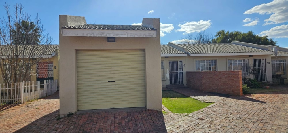 Townhouse for sale in Jan Cilliers Park - 1WM1716080 Townhouse for sale in Jan Cilliers Park - 1WM1716080