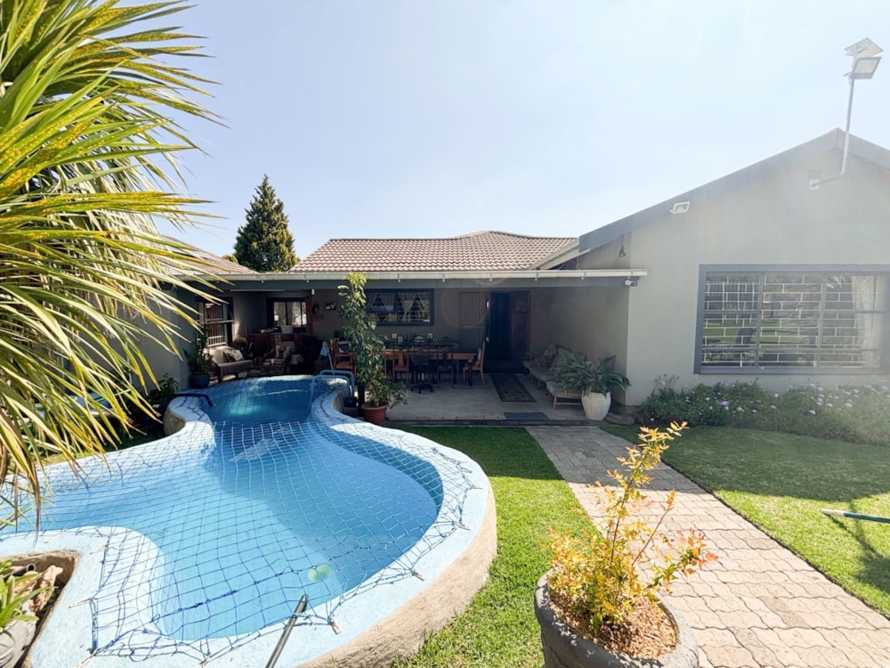 House for sale in Harrismith - 1BTH1716810