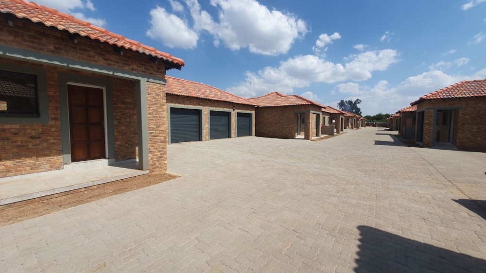 Townhouse for sale in Riversdale, Meyerton - 1VT1717355 Townhouse for sale in Riversdale, Meyerton - 1VT1717355