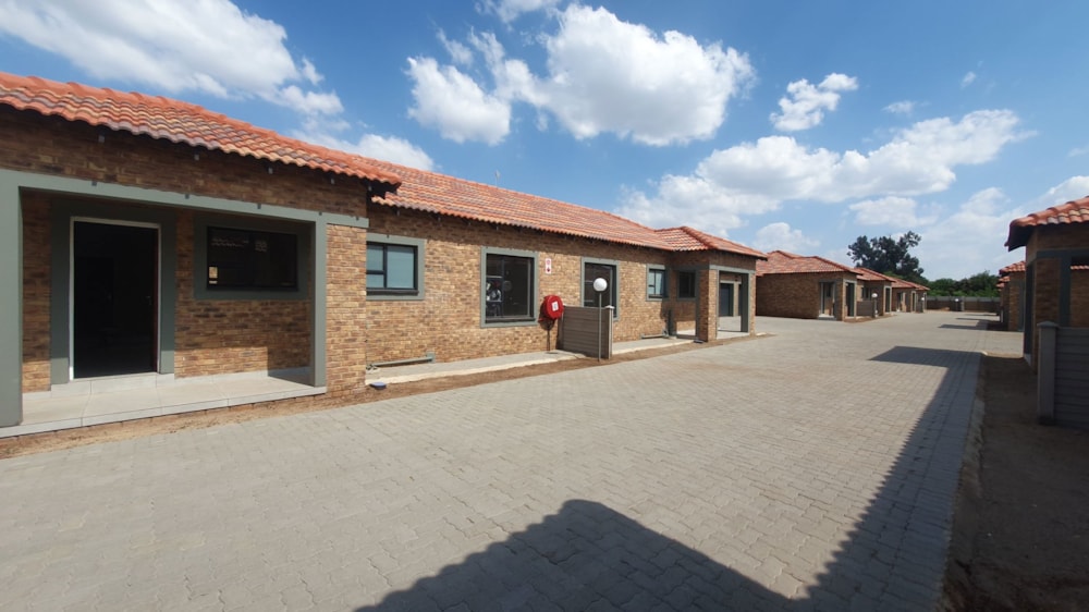 Townhouse for sale in Riversdale, Meyerton - 1VT1717355 Townhouse for sale in Riversdale, Meyerton - 1VT1717355