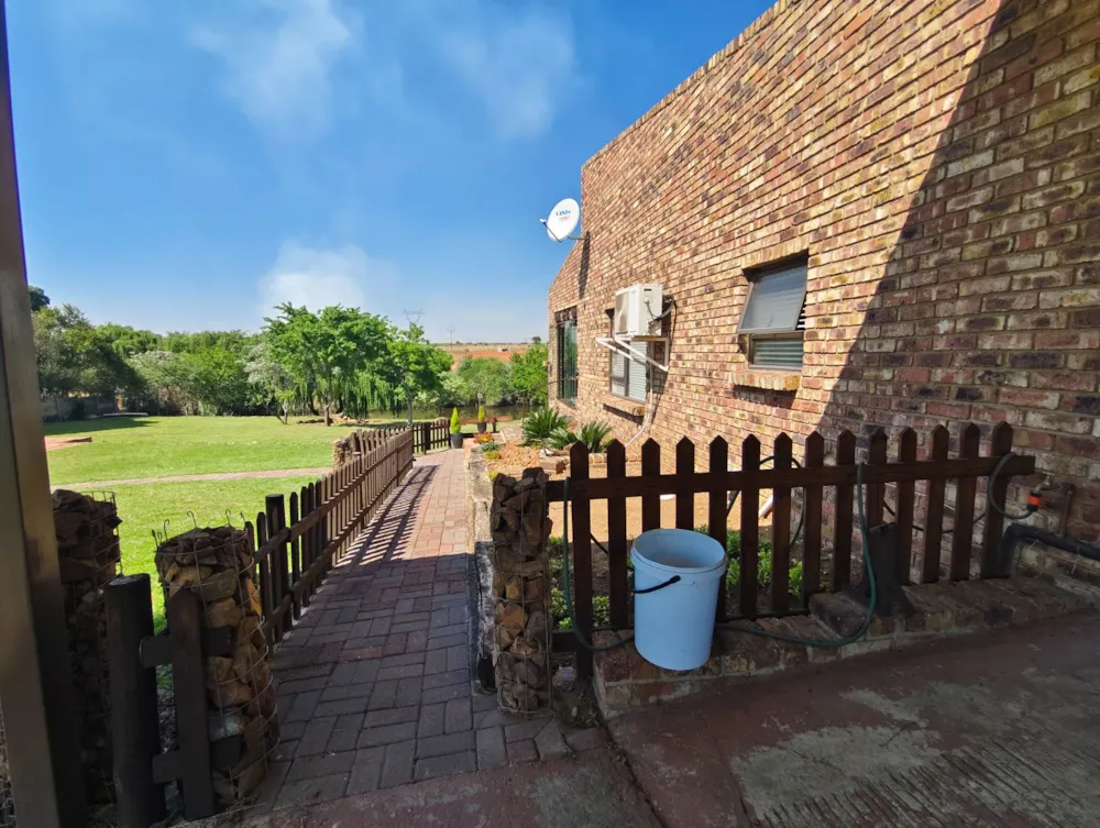 Smallholding to rent in Three Rivers East - 1VT1753906 Smallholding to rent in Three Rivers East - 1VT1753906