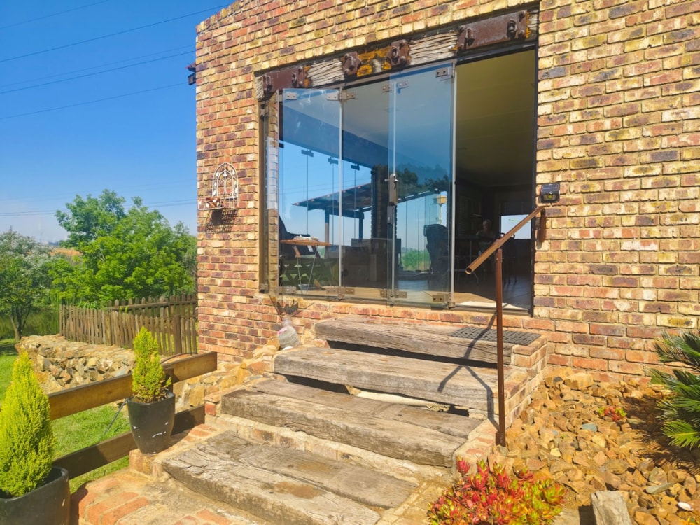 Smallholding to rent in Three Rivers East - 1VT1718023 Smallholding to rent in Three Rivers East - 1VT1718023