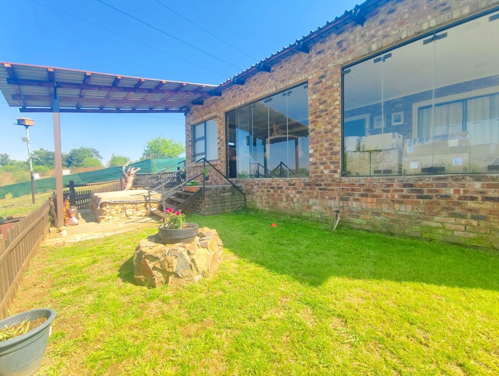 Smallholding to rent in Three Rivers East - 1VT1718023 Smallholding to rent in Three Rivers East - 1VT1718023