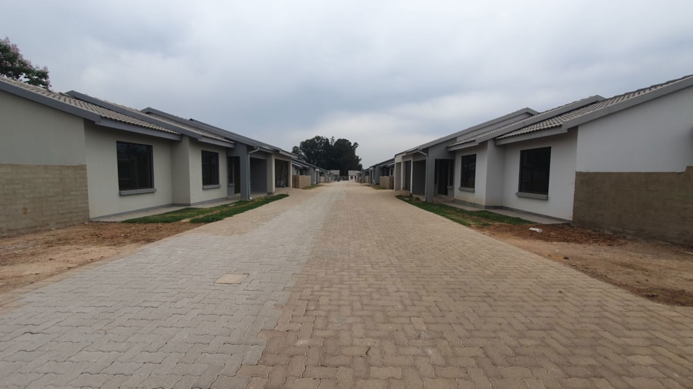 Townhouse for sale in Riversdale, Meyerton - 1VT1673624 Townhouse for sale in Riversdale, Meyerton - 1VT1673624