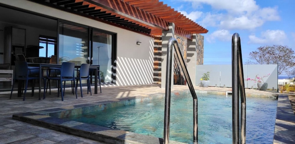 House to rent in Flic en Flac, Mauritius - MUR1705905 House to rent in Flic en Flac, Mauritius - MUR1705905