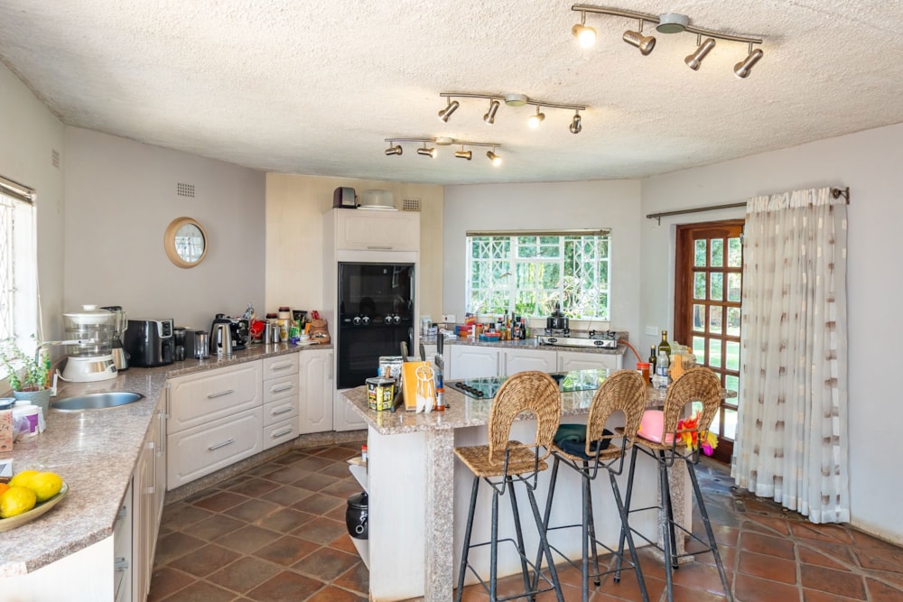 Double-storey house for sale in Rolf Valley, Zimbabwe - 3ZB1717687