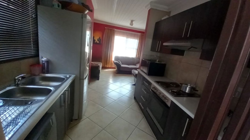 House for sale in Montclair, Cape Town - 1MN1720142 House for sale in Montclair, Cape Town - 1MN1720142