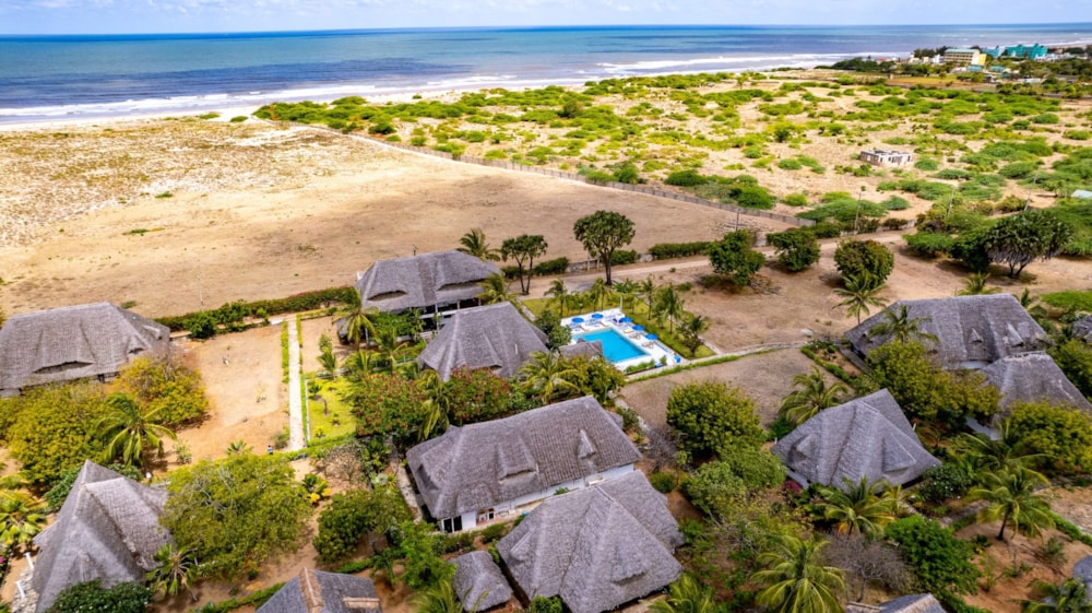 Beachfront villa for sale in Malindi, Kenya - 3KE1705723