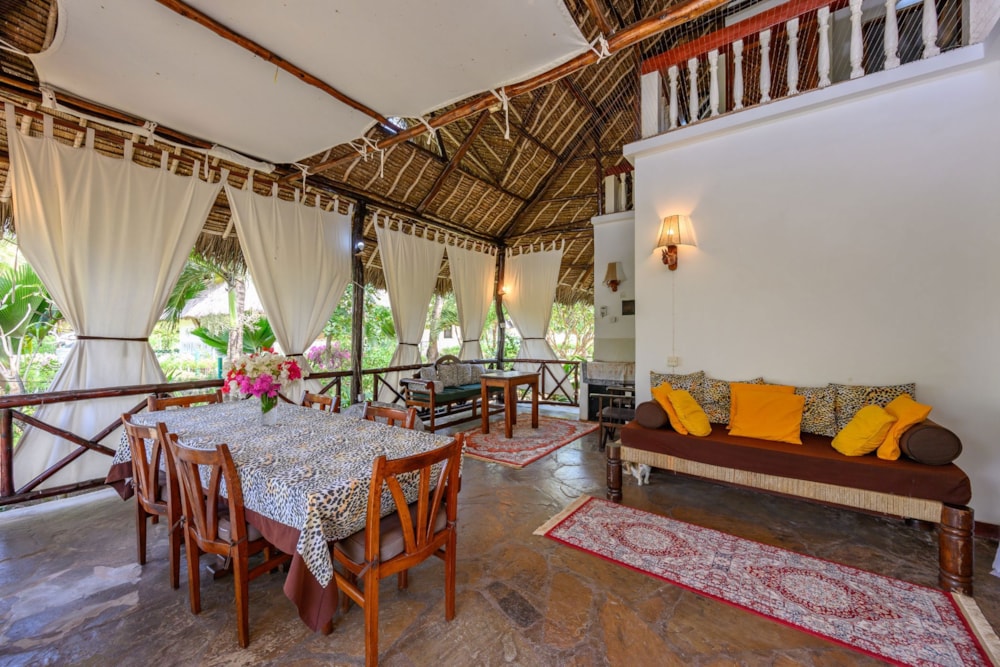 Beachfront villa for sale in Malindi, Kenya - 3KE1705723