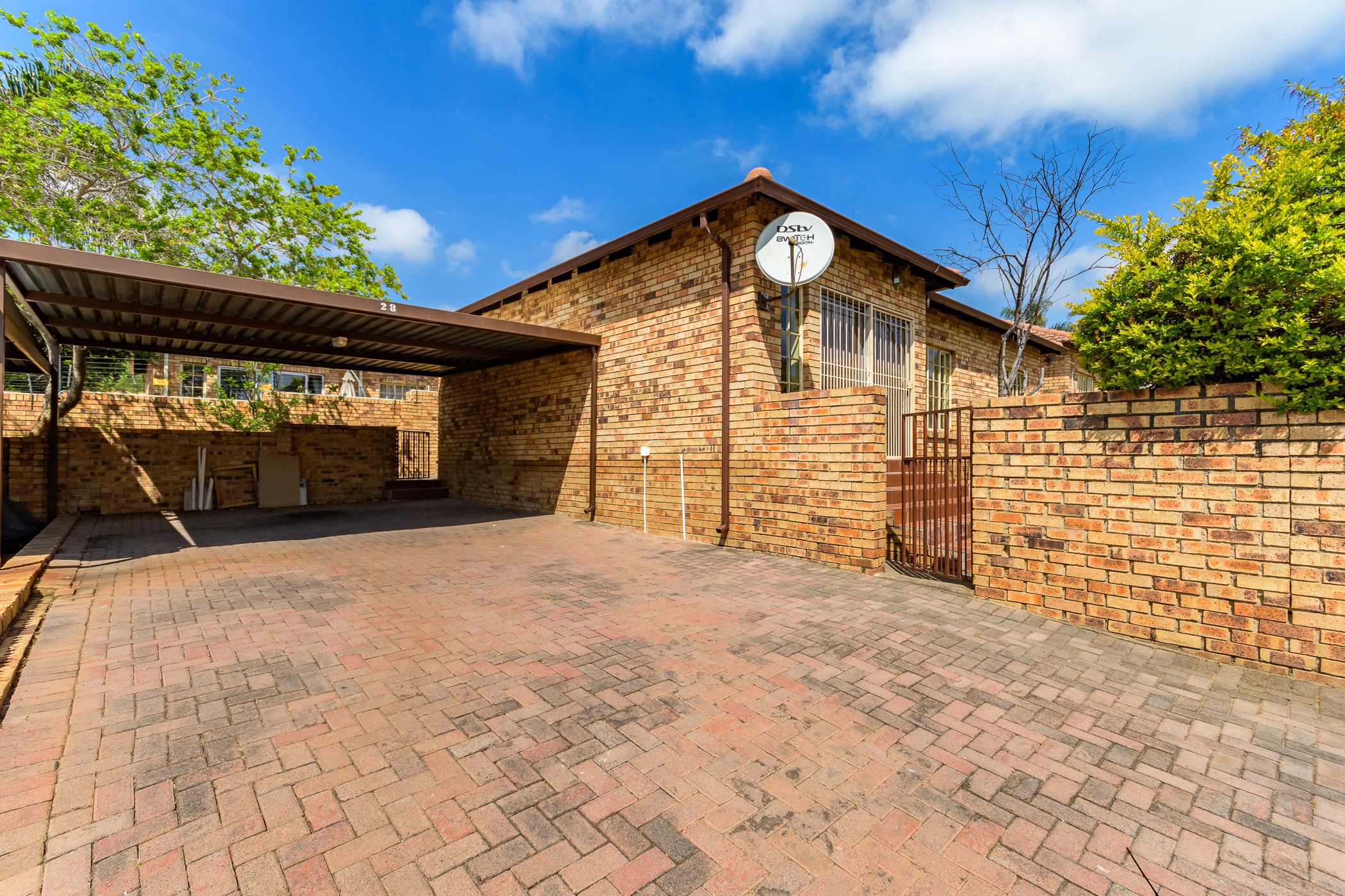 Townhouse for sale in Northgate, Randburg - RAN1704144