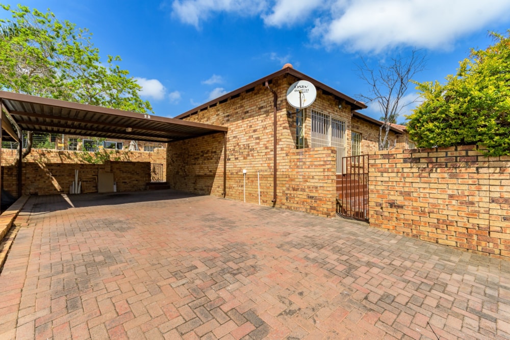 Townhouse for sale in Northgate, Randburg - RAN1704144