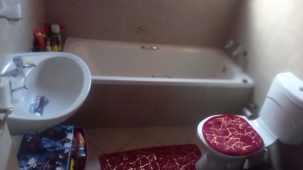 House for sale in Montclair, Cape Town - 1MN1716710