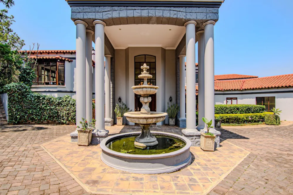 Double-storey house for sale in Mooikloof Equestrian Estate - PT1718092 Double-storey house for sale in Mooikloof Equestrian Estate - PT1718092