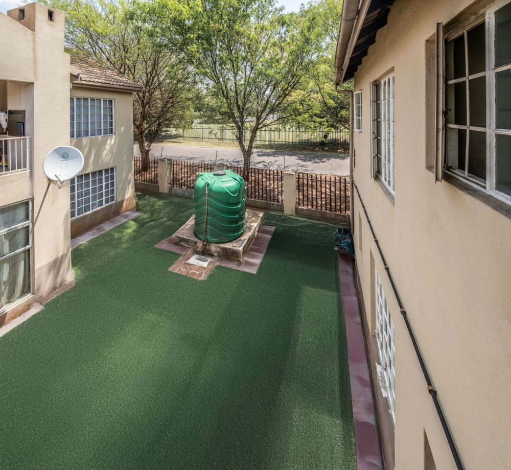 Security complex home for sale in Del Judor - 1WD1708804 Security complex home for sale in Del Judor - 1WD1708804