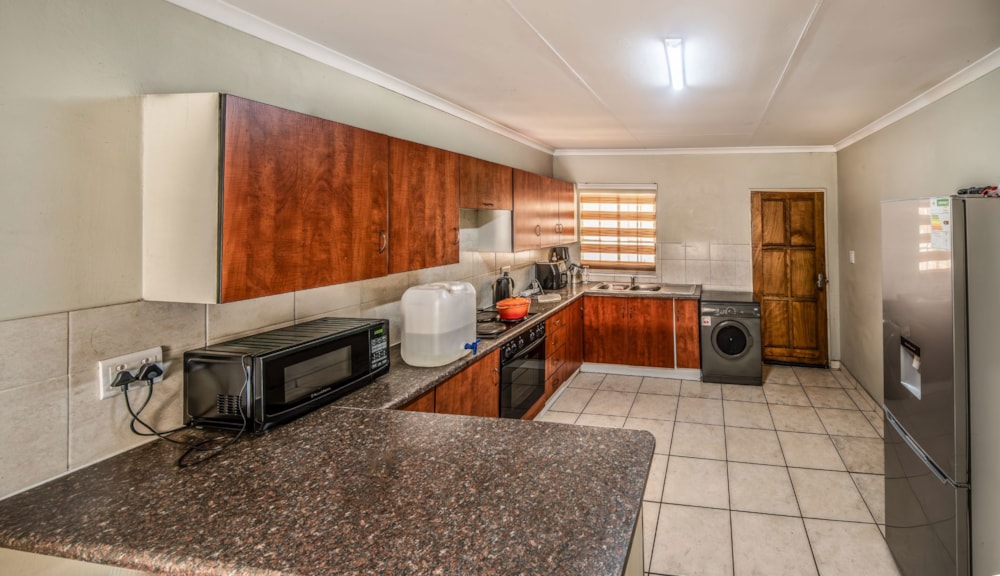 Security complex home for sale in Del Judor - 1WD1708804 Security complex home for sale in Del Judor - 1WD1708804