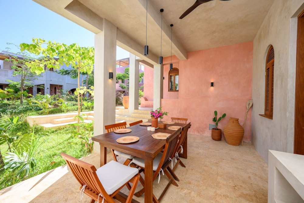 Beachfront villa to rent in Galu, Kenya - 3KE1712023 Beachfront villa to rent in Galu, Kenya - 3KE1712023