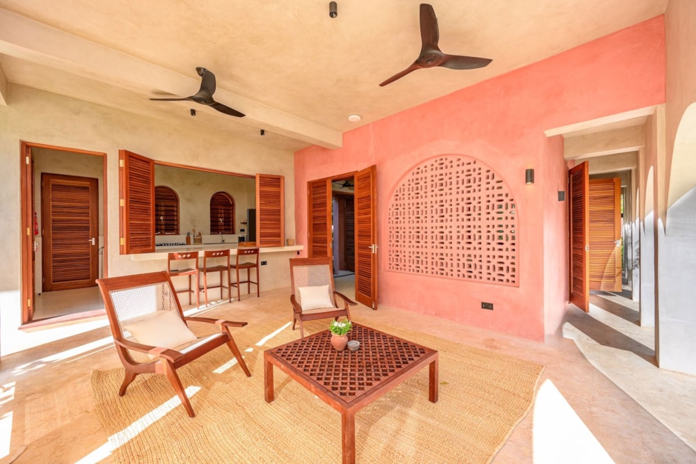 Beachfront villa to rent in Galu, Kenya - 3KE1712023 Beachfront villa to rent in Galu, Kenya - 3KE1712023