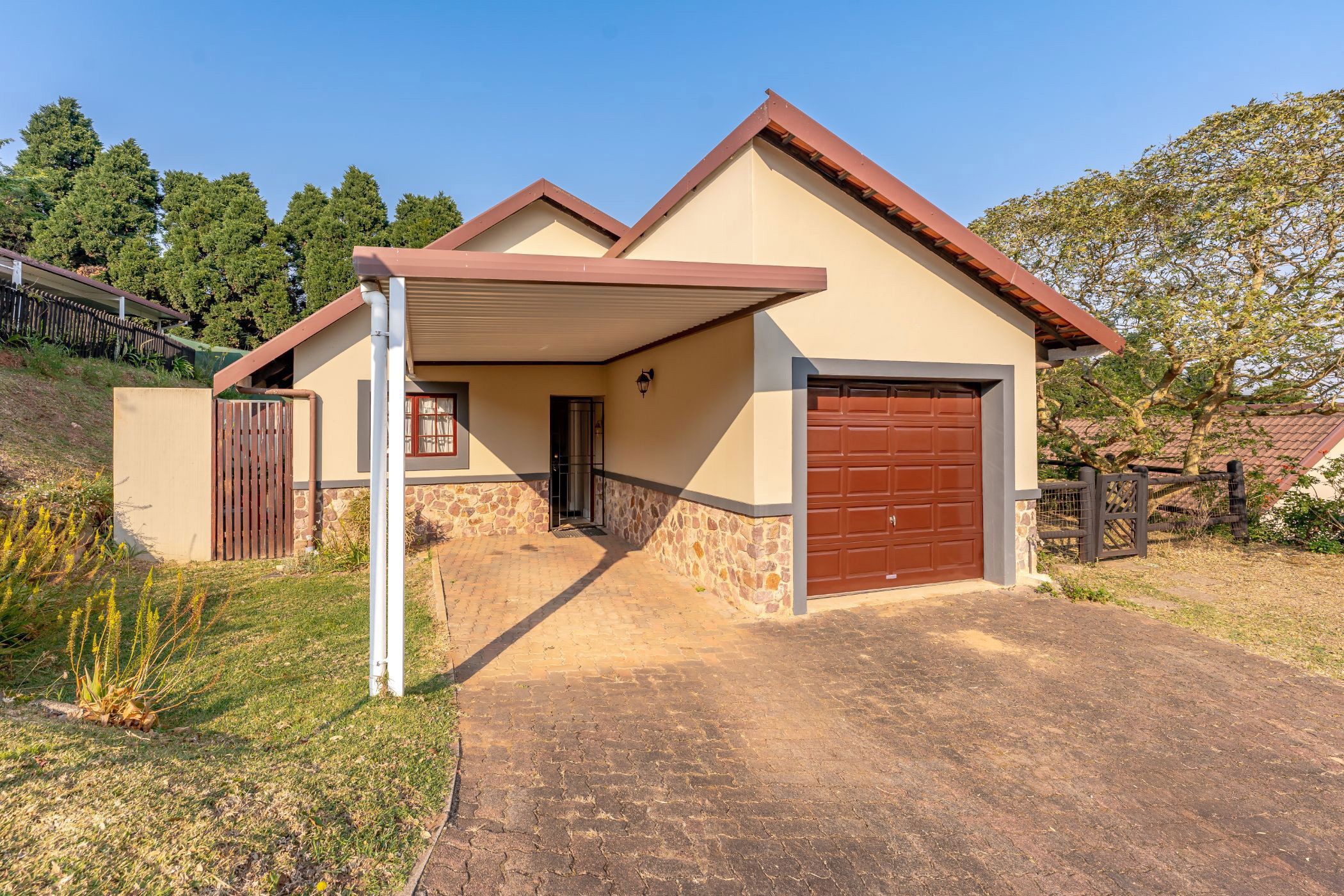 Townhouse for sale in Bothas Hill - 1KF1712204