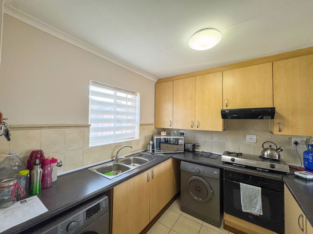 Apartment for sale in Brentwood Park, Benoni - EN1719365