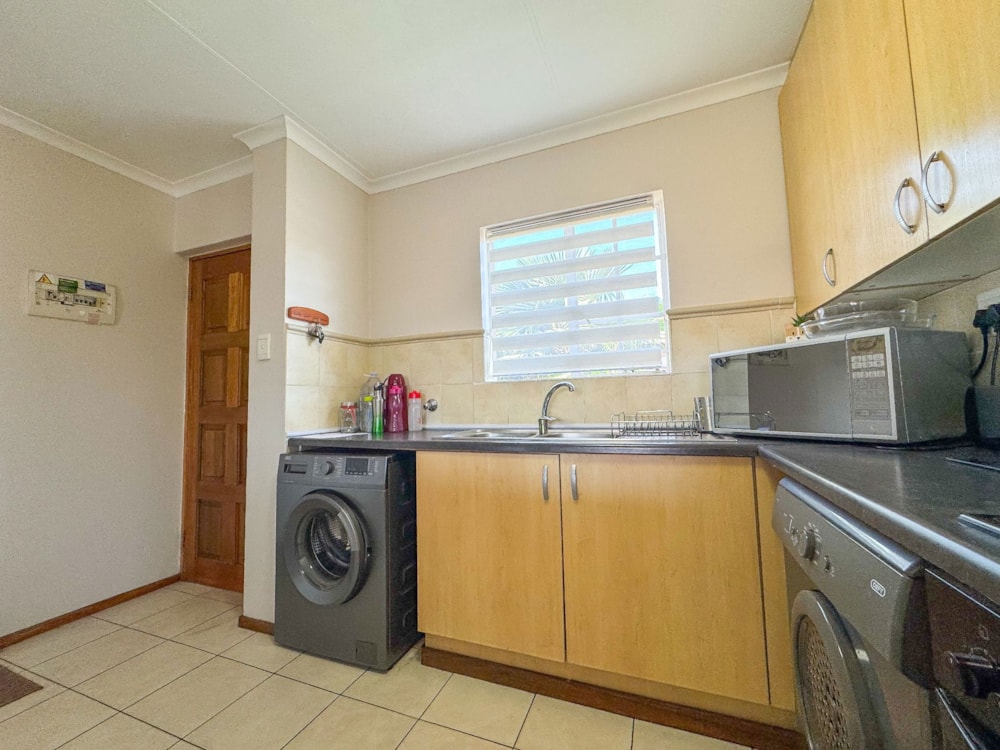 Apartment for sale in Brentwood Park, Benoni - EN1719365