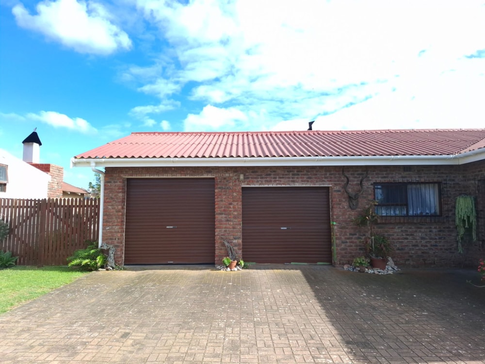 House for sale in Stilbaai West - 1SR1718364 House for sale in Stilbaai West - 1SR1718364