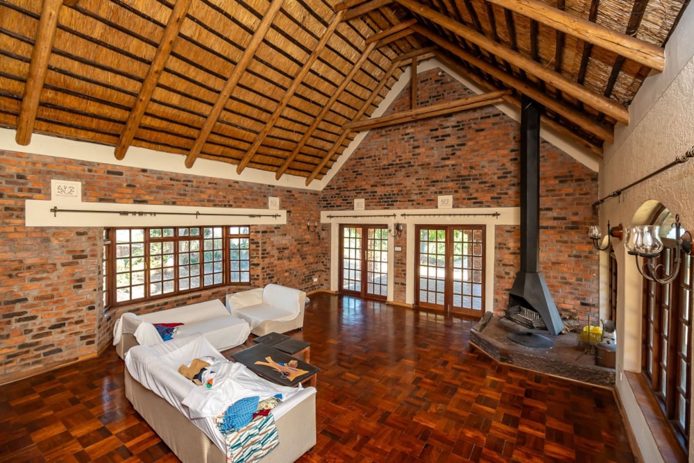 Double-storey house for sale in Helensvale, Zimbabwe - 3ZB1716683