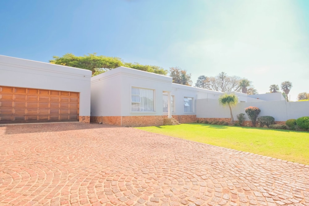 House for sale in Fontainebleau - RAN1714640 House for sale in Fontainebleau - RAN1714640