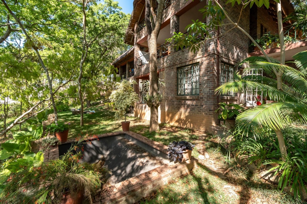 Double-storey house for sale in Helensvale, Zimbabwe - 3ZB1716691