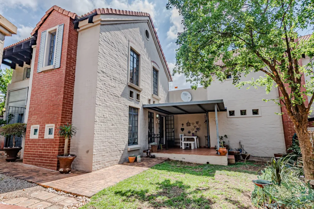Double-storey house sold in Zwartkop - CN1716297 Double-storey house sold in Zwartkop - CN1716297