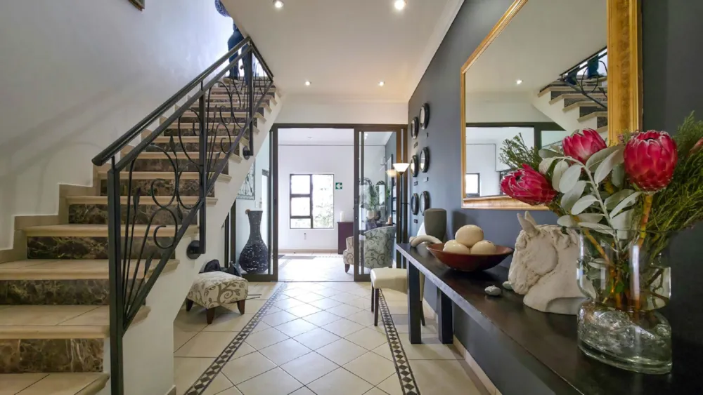 Guesthouse sold in Table View - PGLAG1716324 Guesthouse sold in Table View - PGLAG1716324