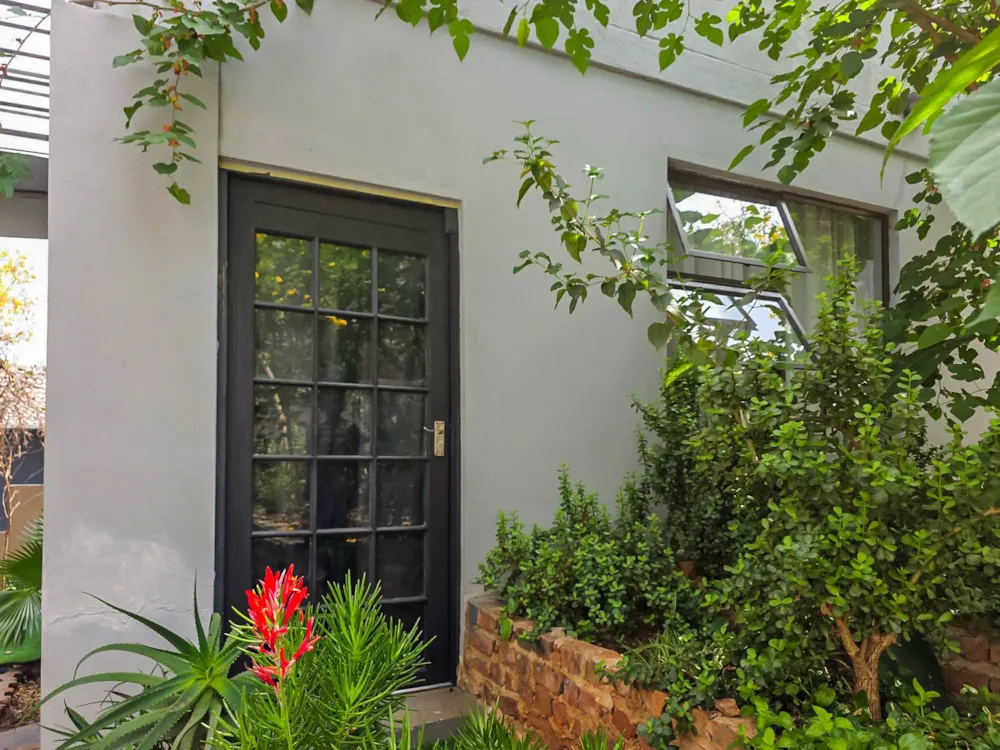 Security estate home let in Kosmos Ridge - 1HR1716258