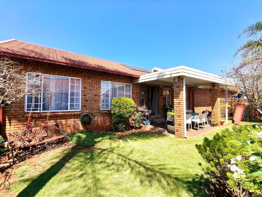 Townhouse for sale in Rooihuiskraal North - CN1716197 Townhouse for sale in Rooihuiskraal North - CN1716197