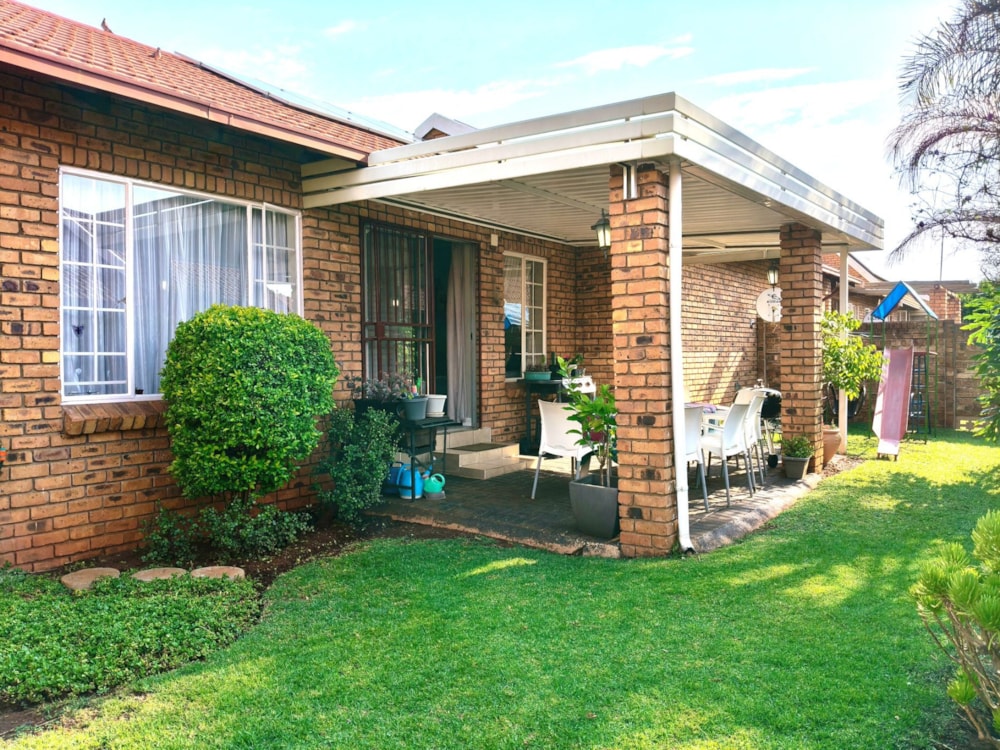 Townhouse for sale in Rooihuiskraal North - CN1716197