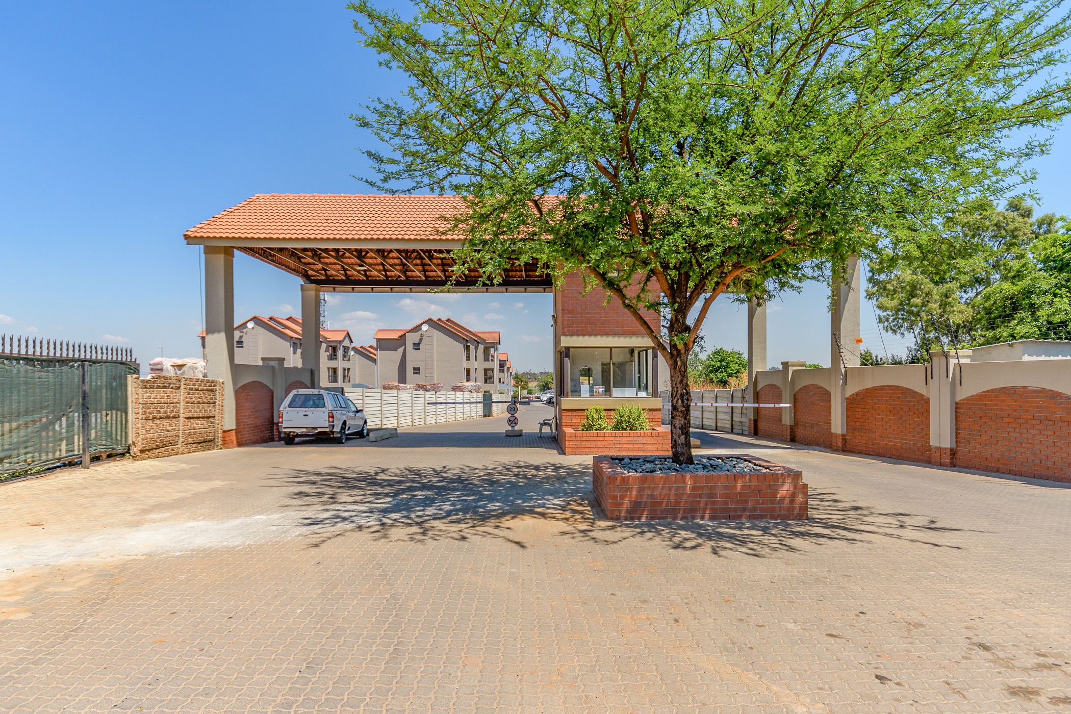 Apartment for sale in Brentwood Park, Benoni - EN1716246
