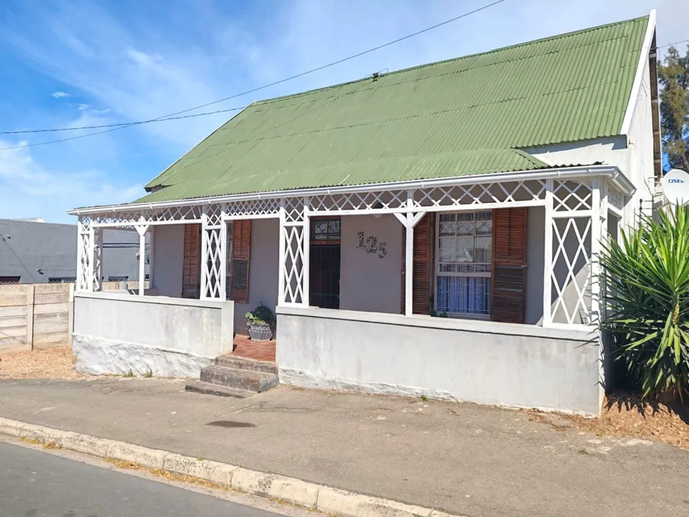 House sold in Oudtshoorn Central - 1OU1716755 House sold in Oudtshoorn Central - 1OU1716755