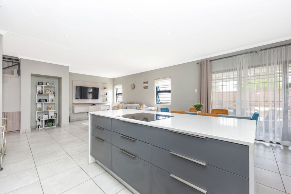 Double-storey house for sale in Lion Pride - FW1717480 Double-storey house for sale in Lion Pride - FW1717480