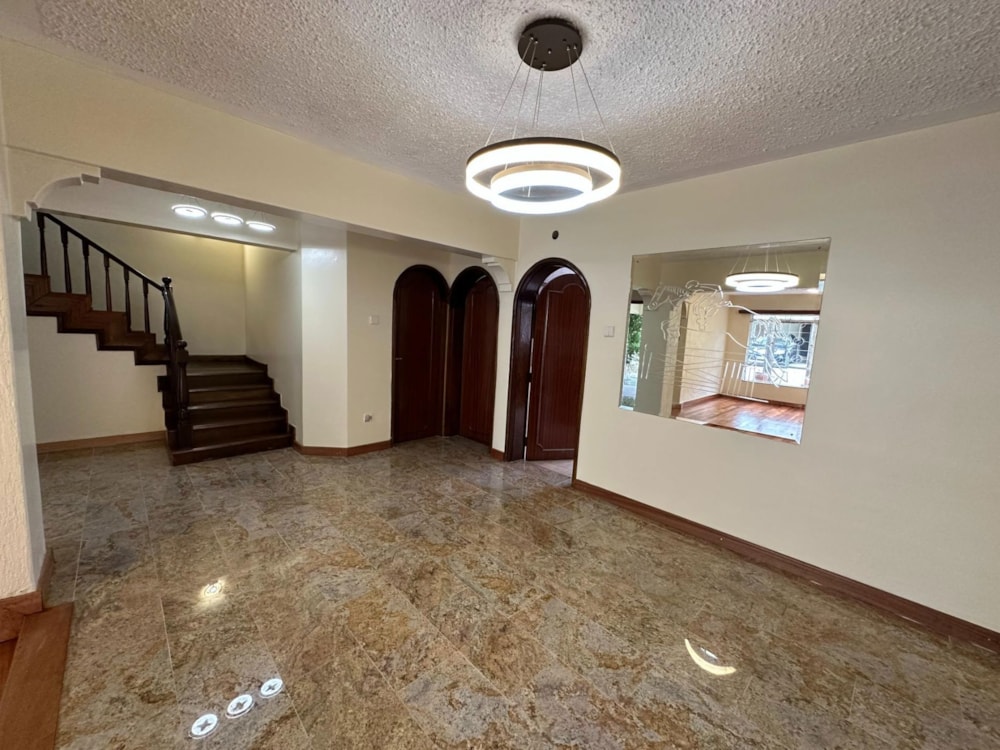 Townhouse to rent in Kilimani, Kenya - 3KE1719804 Townhouse to rent in Kilimani, Kenya - 3KE1719804