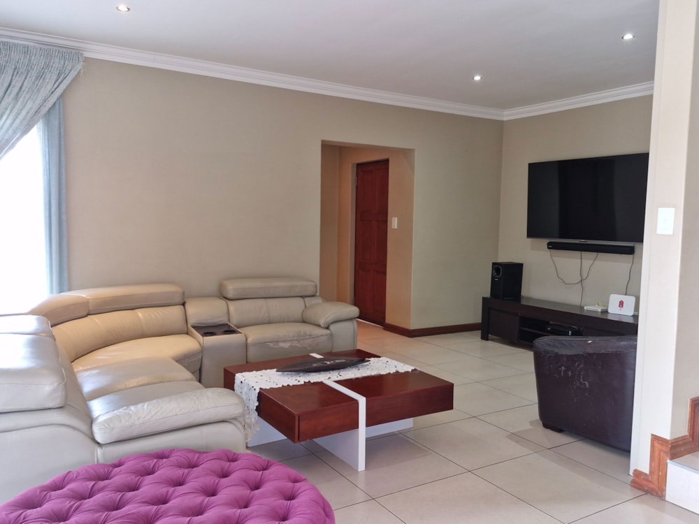 Security estate home for sale in Thatchfield Estate - CN1716829 Security estate home for sale in Thatchfield Estate - CN1716829