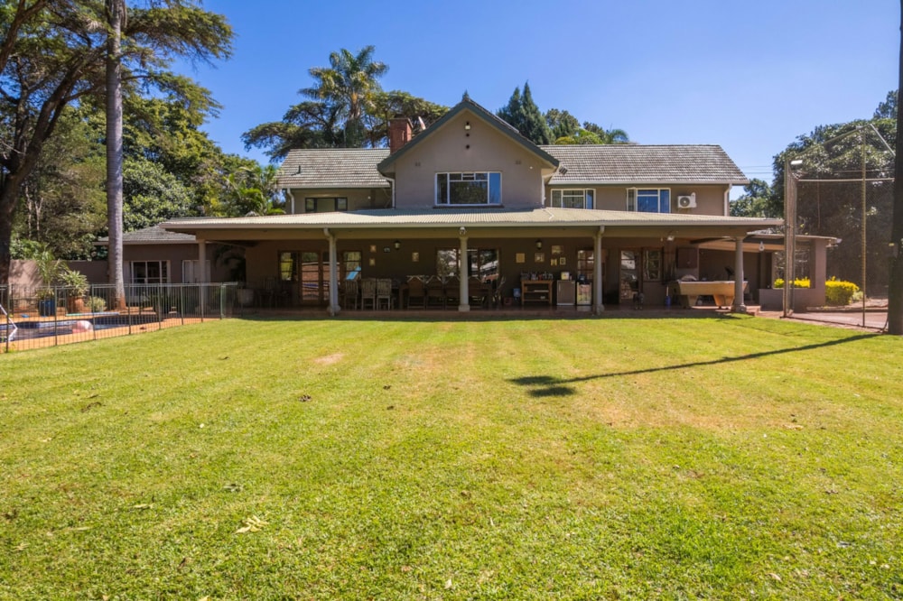 Double-storey house for sale in Ballantyne Park, Zimbabwe - 3ZB1716877 Double-storey house for sale in Ballantyne Park, Zimbabwe - 3ZB1716877