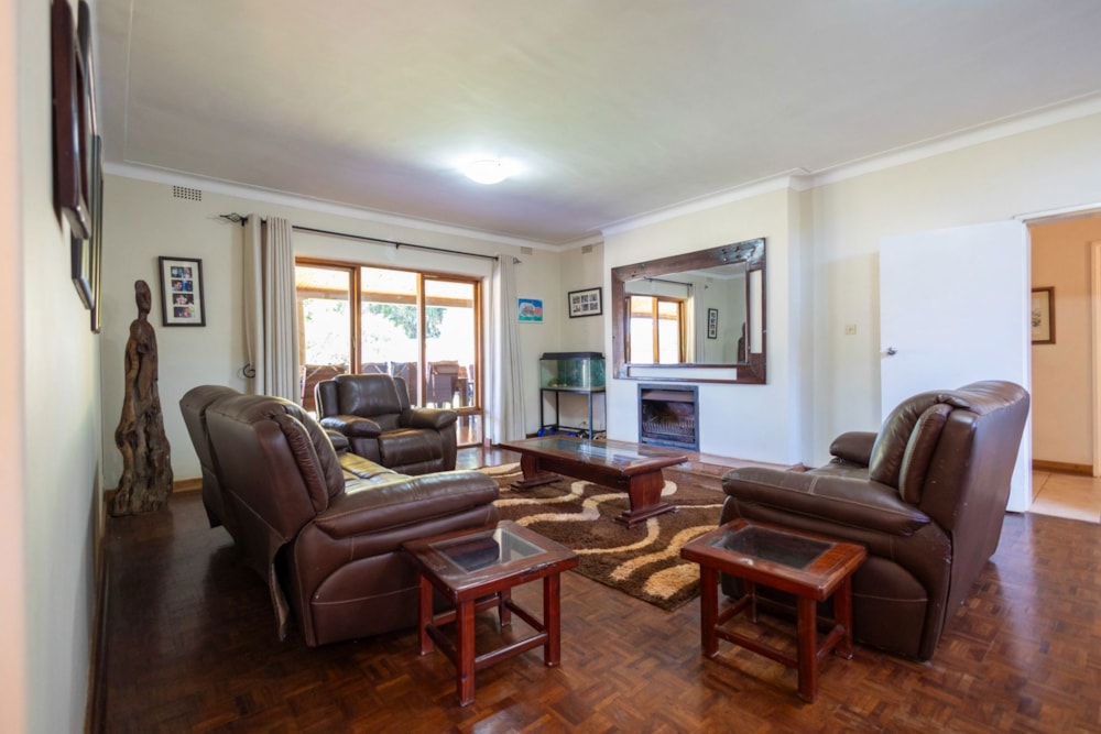 Double-storey house for sale in Ballantyne Park, Zimbabwe - 3ZB1716877 Double-storey house for sale in Ballantyne Park, Zimbabwe - 3ZB1716877